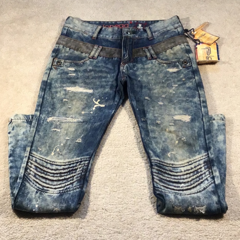 New elegantly styled jeans by Joneaa.